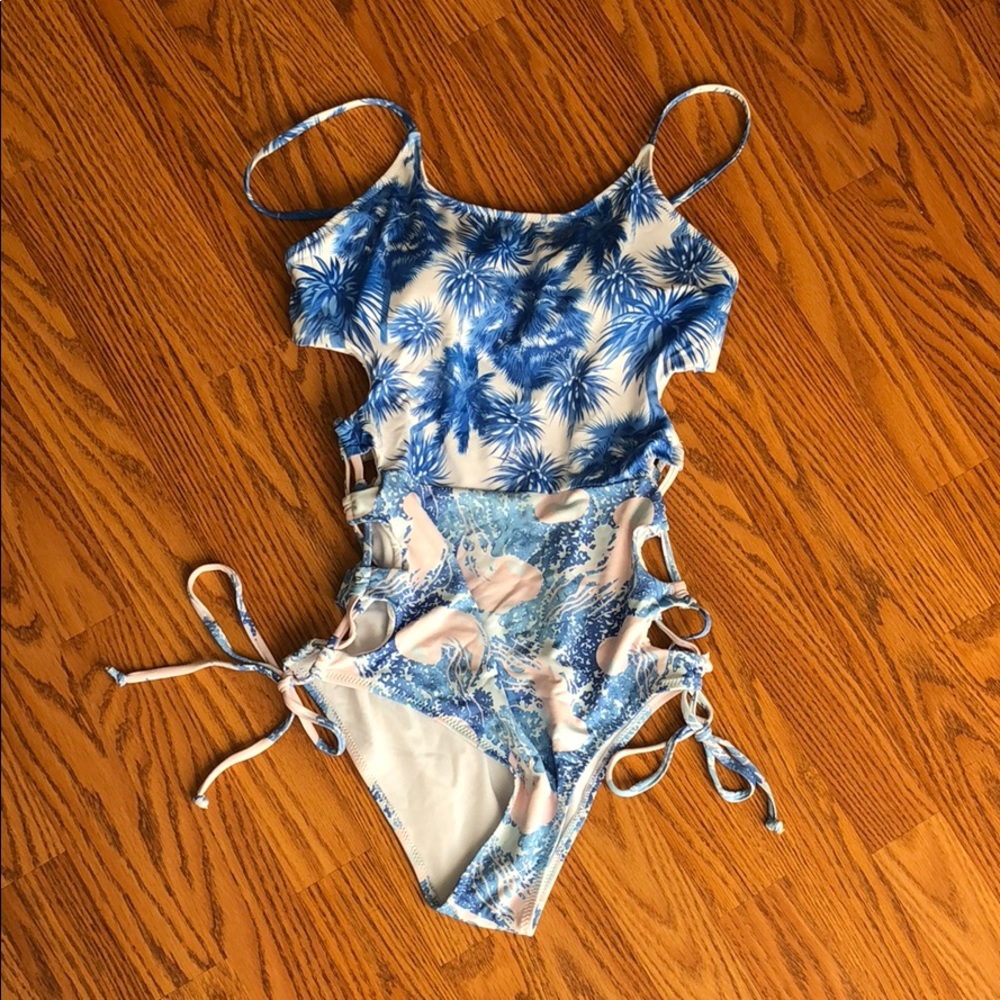 Cupshe one piece side cutout bathing swim suit